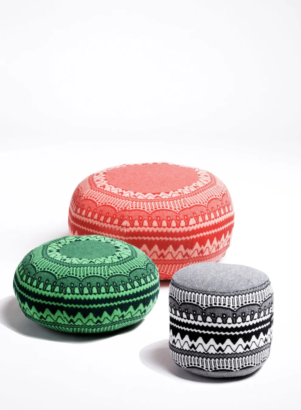 Frank Pouffe in ZigZag - Black